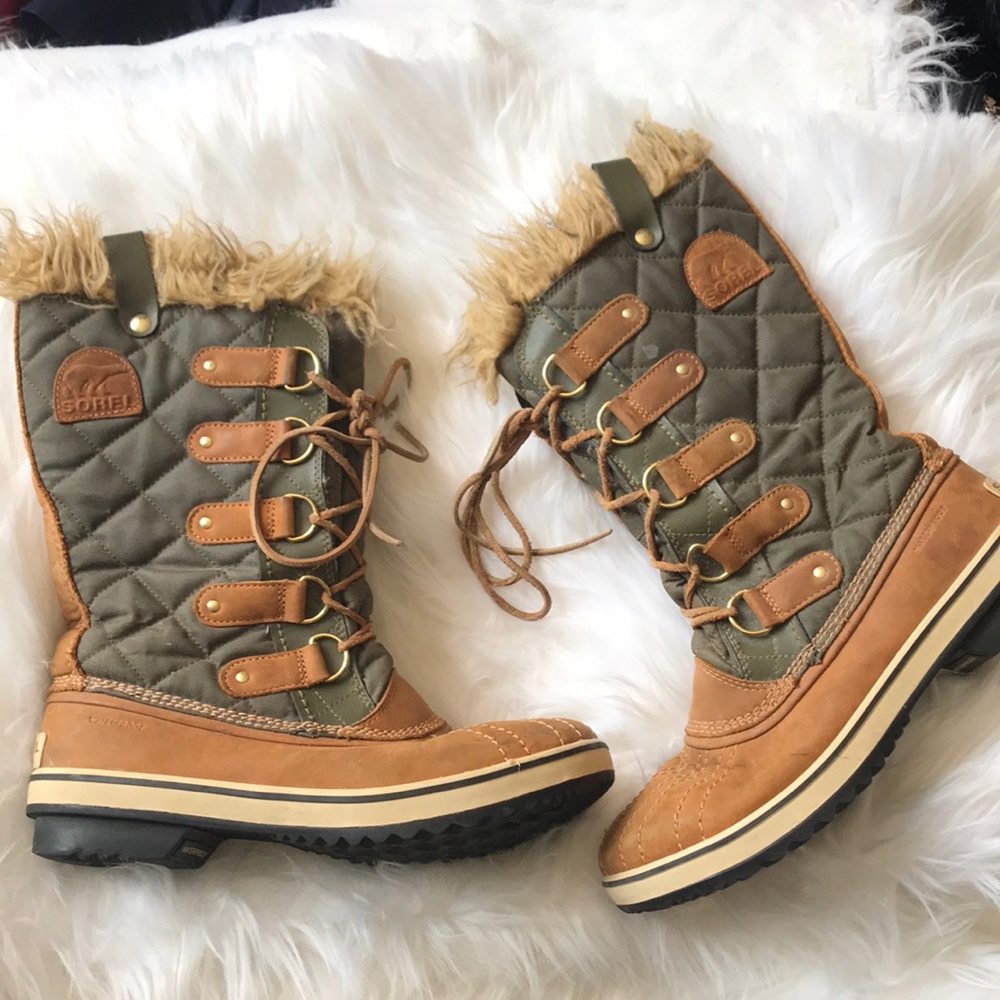 Sorel | Joan of Arctic waterproof quilted fur boot